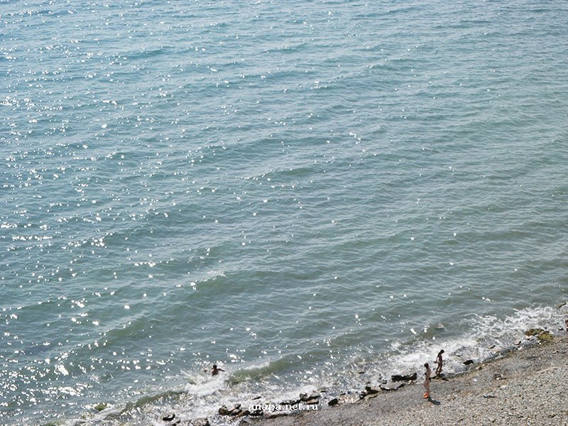 Анапа - на пляже «Высокий берег» 25.06.2004.